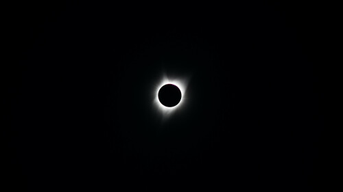 04130_totality_2560x1440a950070bd43779d3942e03de5e8acfa9.jpg