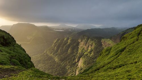 03950_godsrays_1920x1080cac3a0492c793b9c4c4d7b2356d47809ecbb0.png