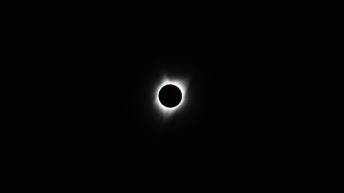 04130_totality_2560x1440a950070bd43779d3942e03de5e8acfa944e26572e8a09073.png
